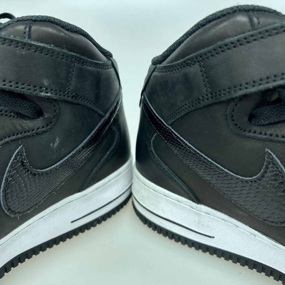 スニーカー AIR FORCE 1 '07 MID SP DJ7840-001 28cm ブラック 28cm (US10 UK9 1/2 EU46) ブラック