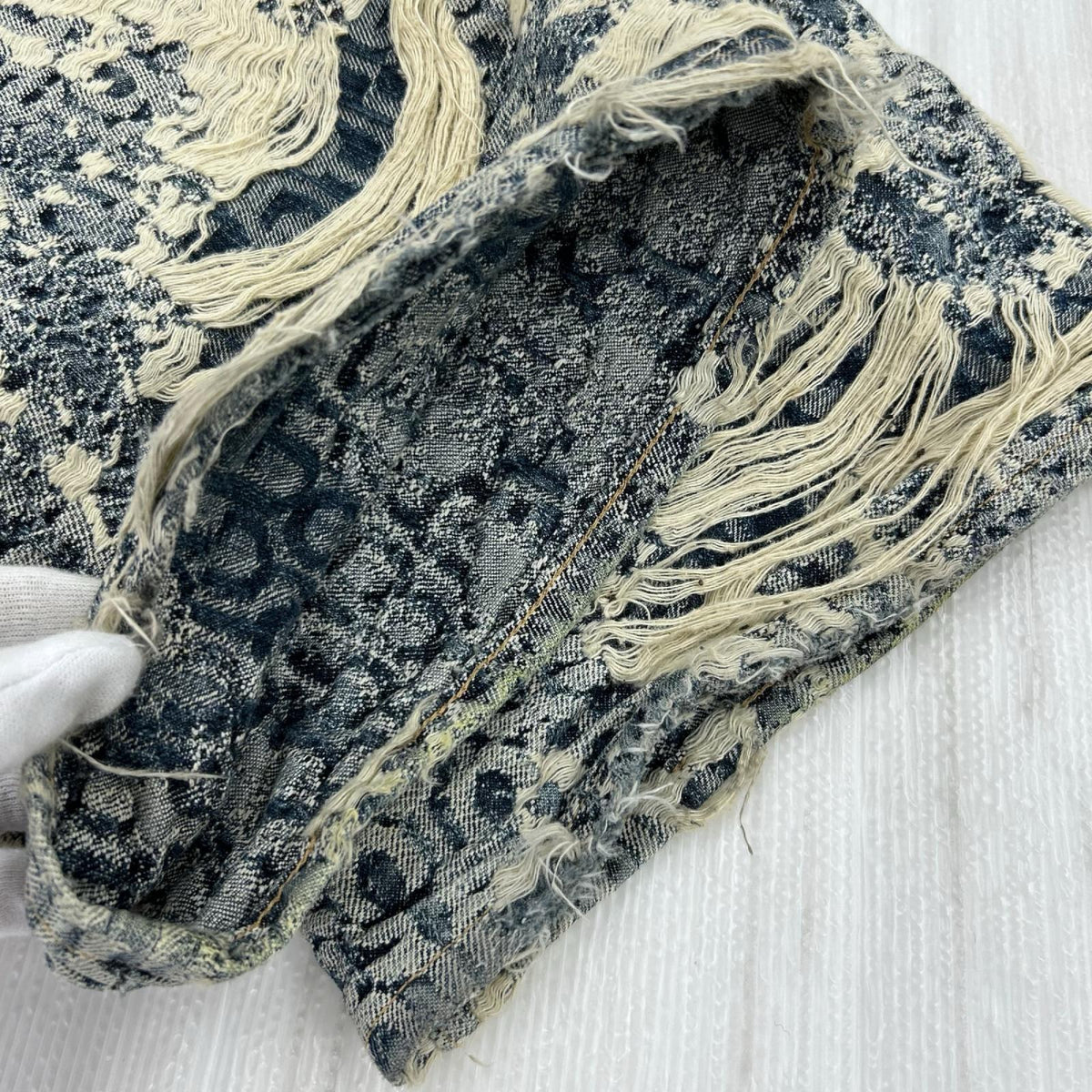 デニムパンツ 1981 u denim distressed monogram 青 XS