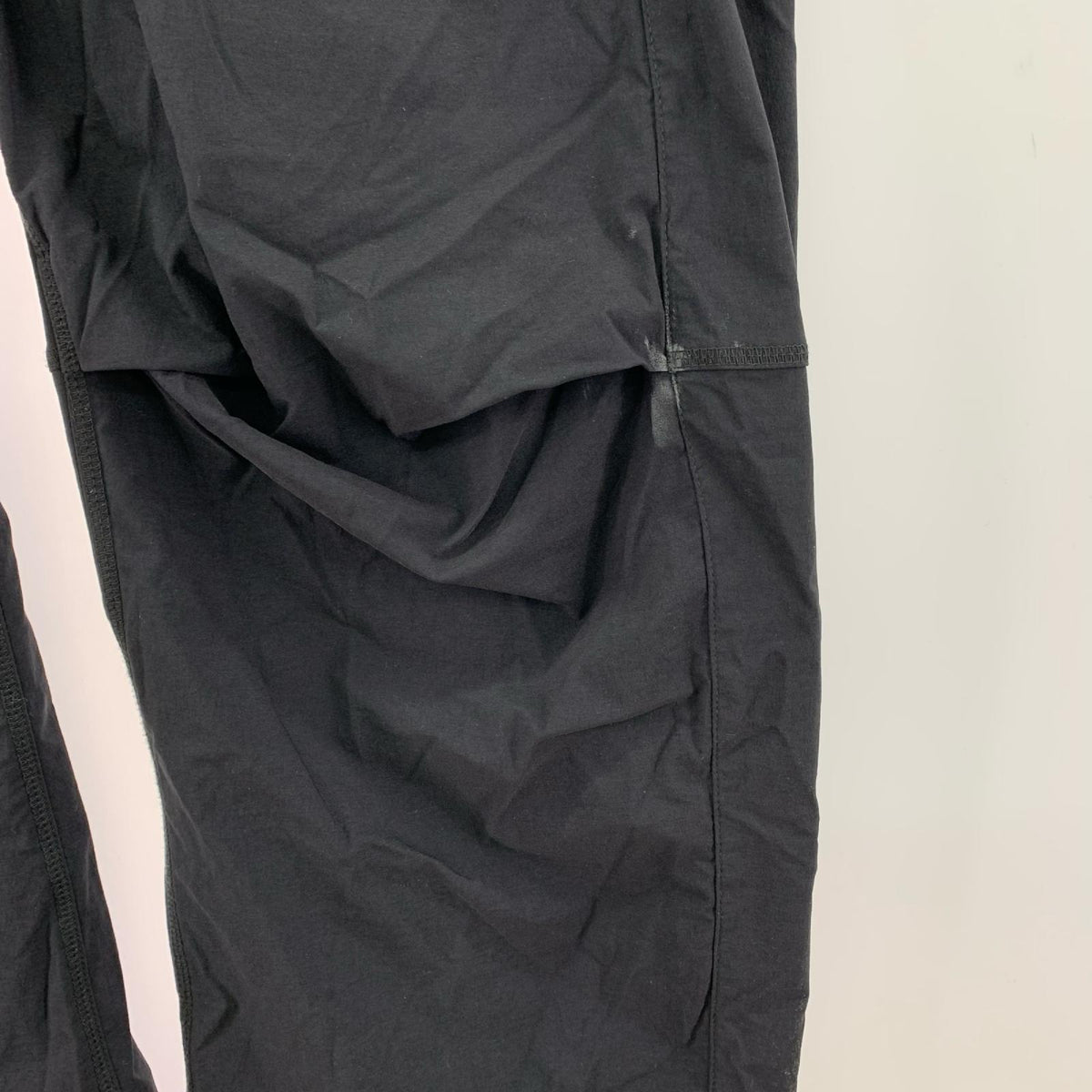 パンツ TECH WOVEN OPEN HEM PANT/サイズS S ブラック