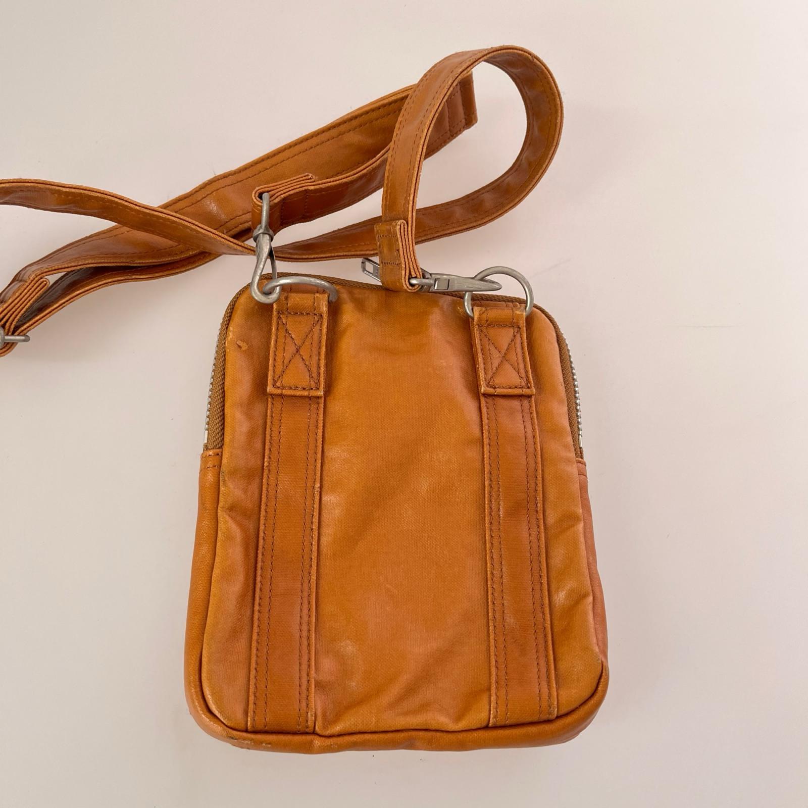 ショルダーバッグ FREE STYLE SHOULDER BAG ブラウン