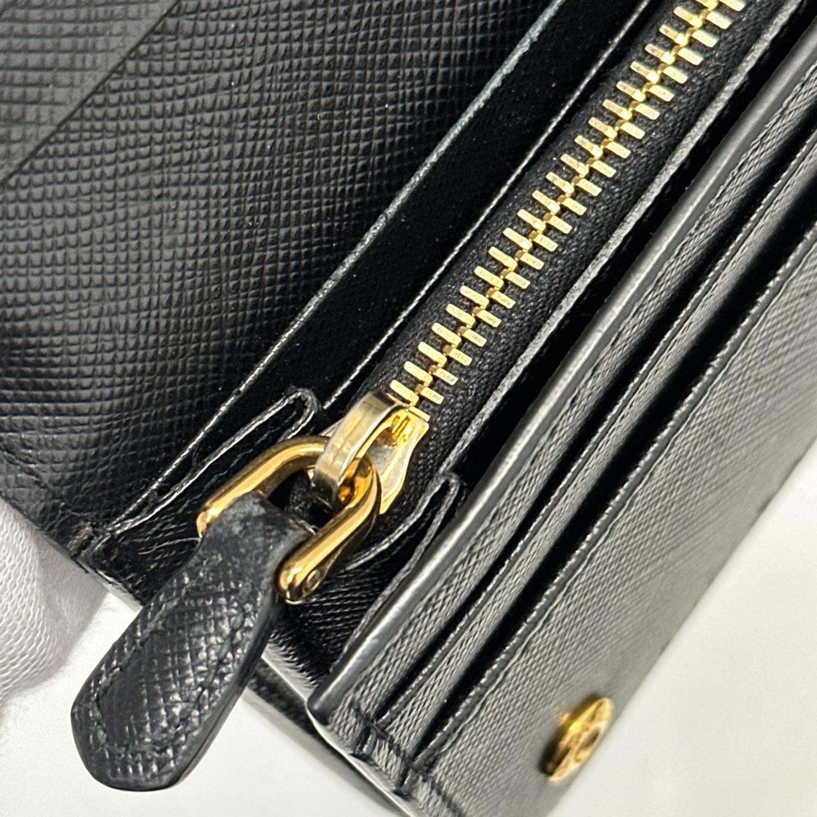PRADA サフィアーノ 二つ折り長財布 1MH132 2EBW F0002
