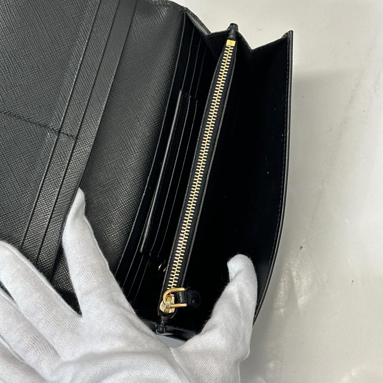 PRADA サフィアーノ 二つ折り長財布 1MH132 2EBW F0002