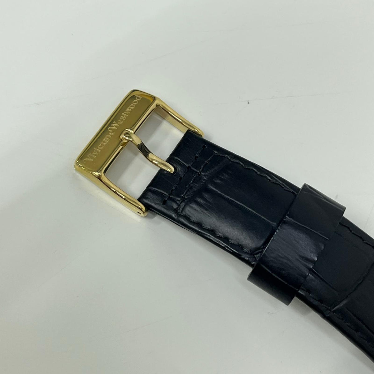 腕時計 Vivienne Westwood ﾐﾆｵｰﾌﾞ ｱﾅﾛｸﾞ腕時計 ｸｫｰﾂ ﾈｲﾋﾞｰ×ｺﾞｰﾙﾄﾞ