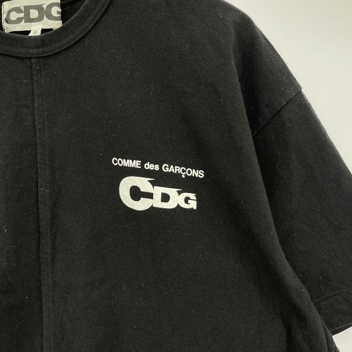 半袖Ｔシャツ CDG ロゴ 黒 (S) S ブラック