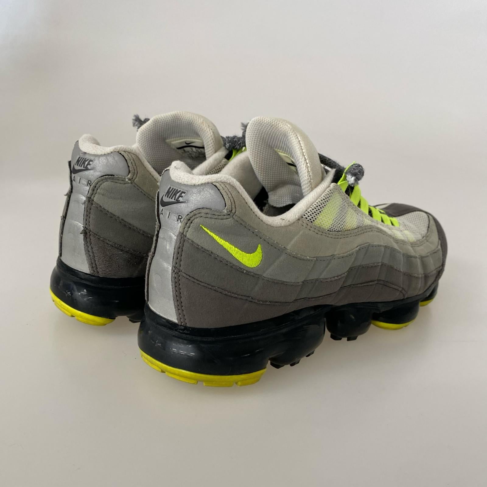 スニーカー AIR VAPORMAX 95 Neon （27cm） AJ7292-001 27cm (US9 UK8 1/2 EU44) グレー