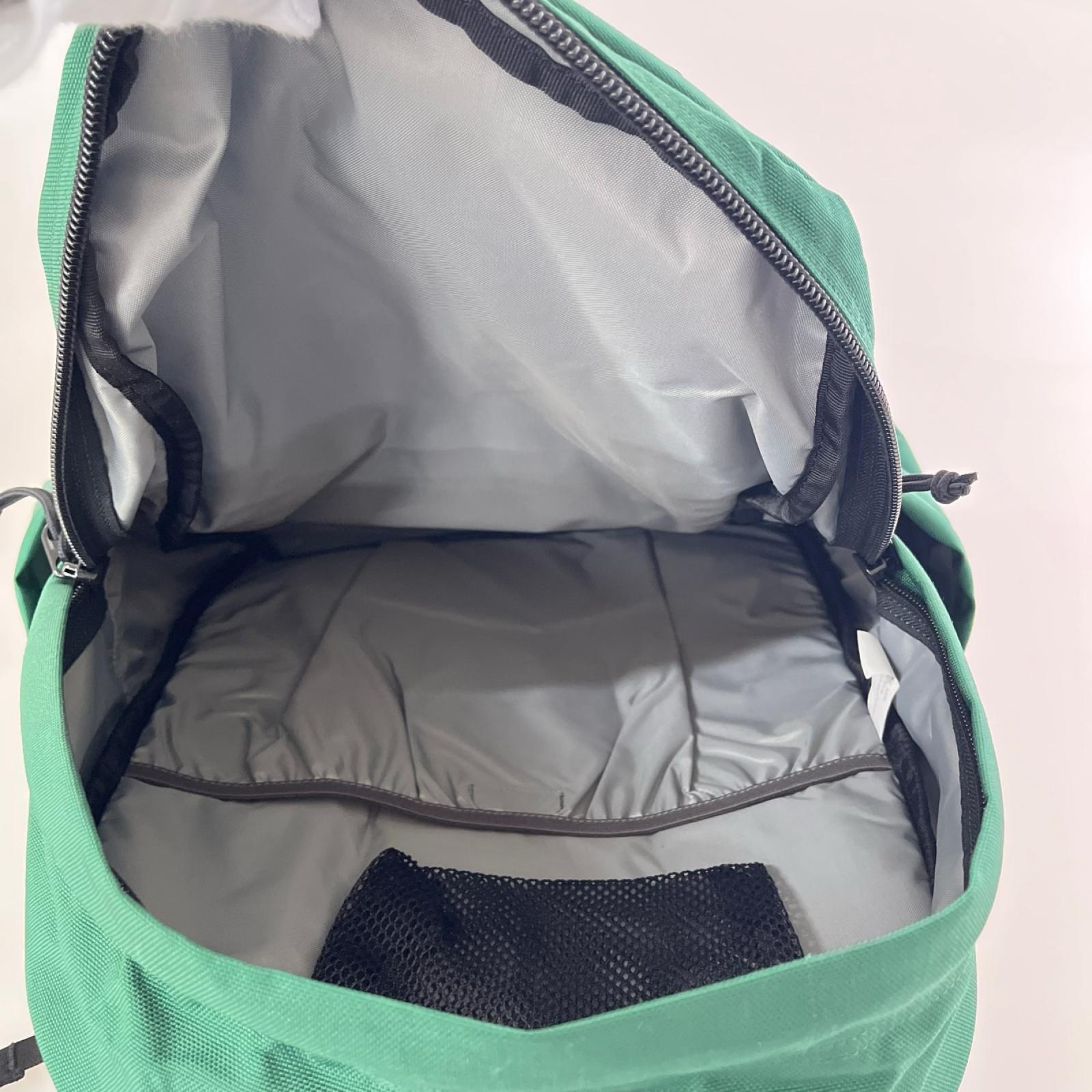リュック・デイパック BEAMS＋ Day Pack 2 Compartments グリーン
