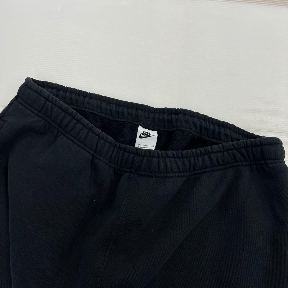 パンツ ×STUSSY ﾛｺﾞ刺繍 ｽｳｪｯﾄﾊﾟﾝﾂ（L）ﾌﾞﾗｯｸ L ブラック