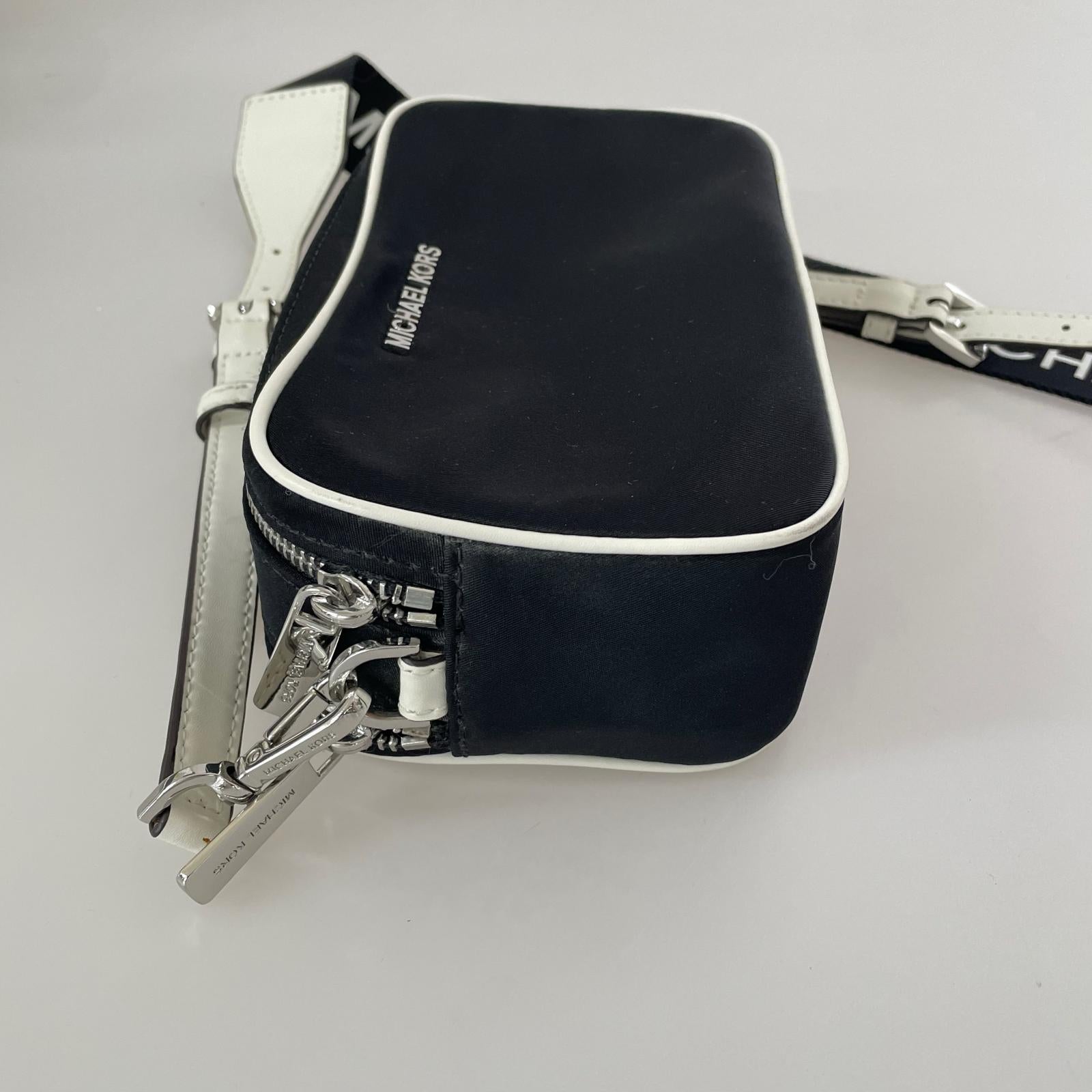 ショルダーバッグ ナイロンショルダーバッグ BLK ブラック