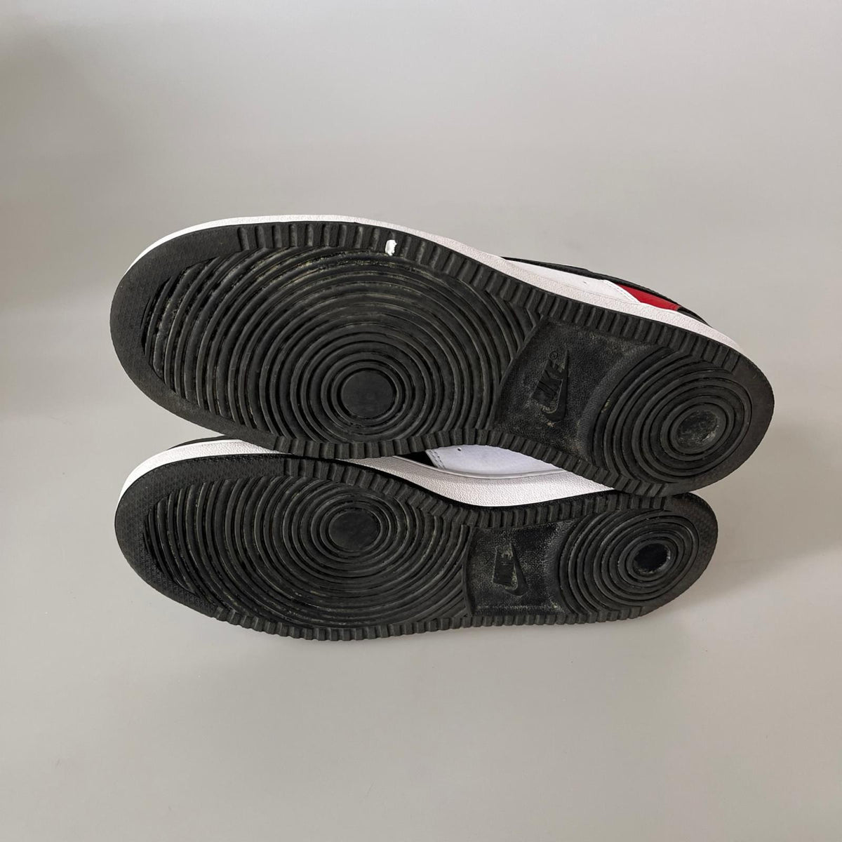 スニーカー COURT VISION LO/白赤黒/26.5 26.5cm (US8 1/2 UK8 EU43)