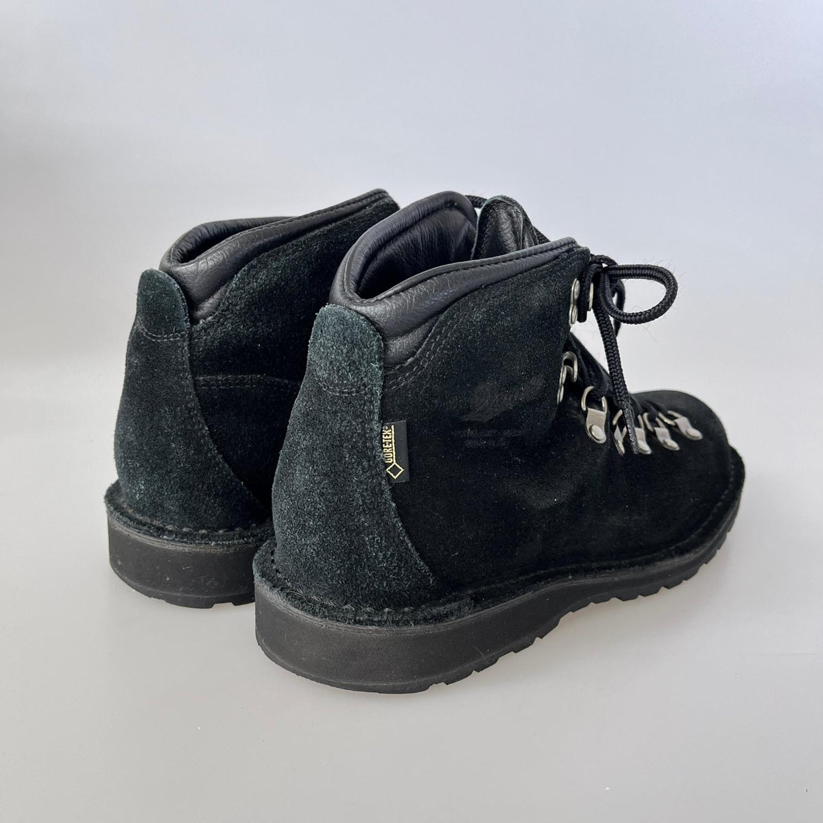 ブーツ MOUNTAIN PASS SUEDE BLACK US10 ブラック