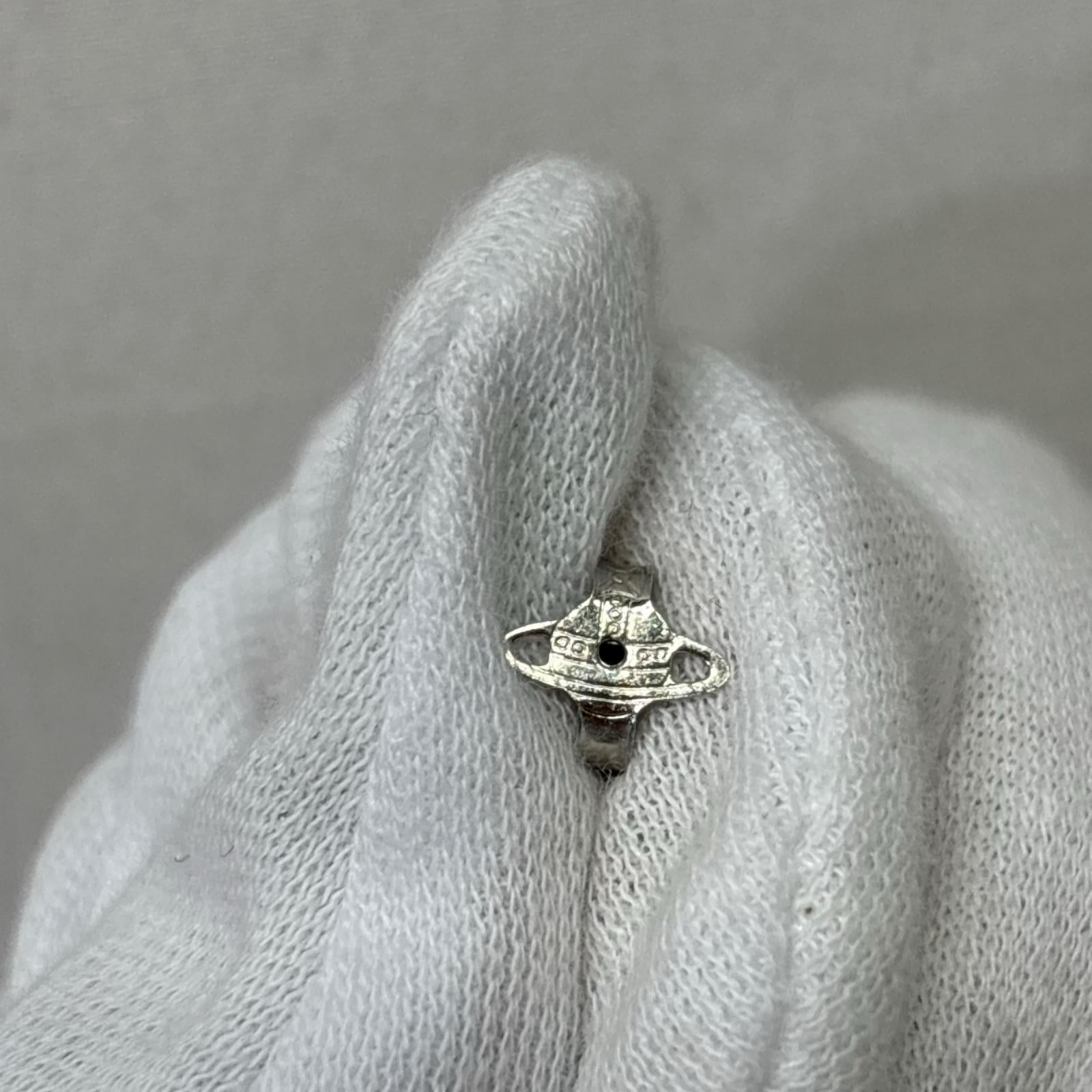 ピアス ヴィヴィアンウエストウッド　シングルフープピアス シルバー
