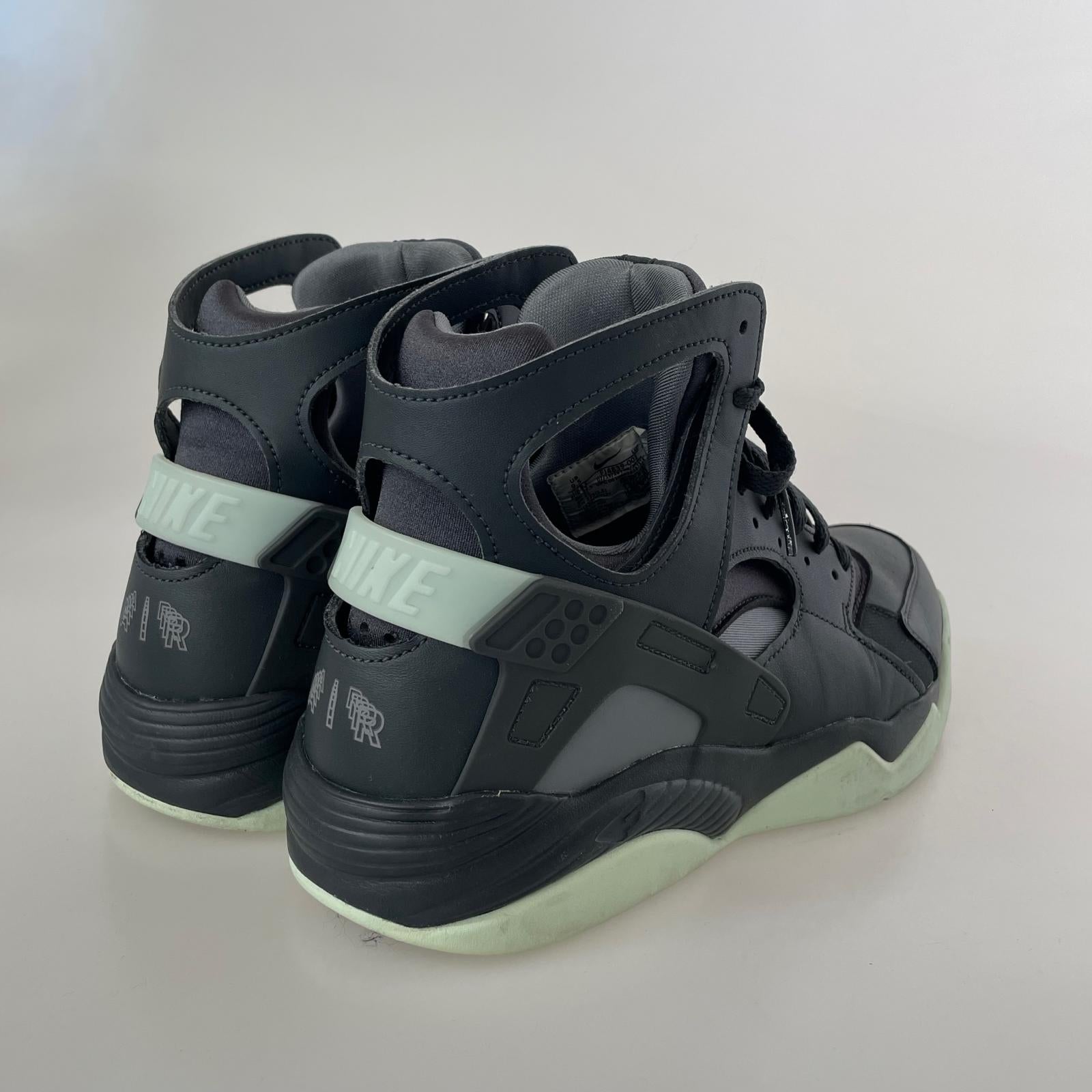 スニーカー AIR FLIGHT HUARACHE (27.5cm) FJ4839-001 27.5cm (US9 1/2 UK9 EU45) グレー