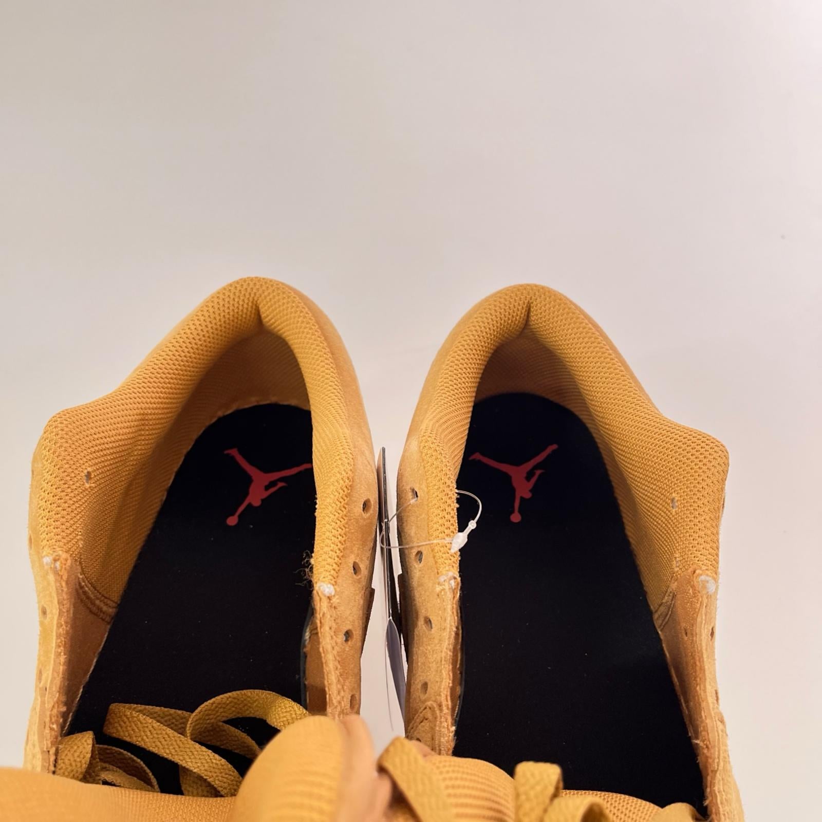 スニーカー AIR JORDAN 1 LOW SE ベージュ (27.5cm) 27.5cm (US9 1/2 UK9 EU45) ベージュ