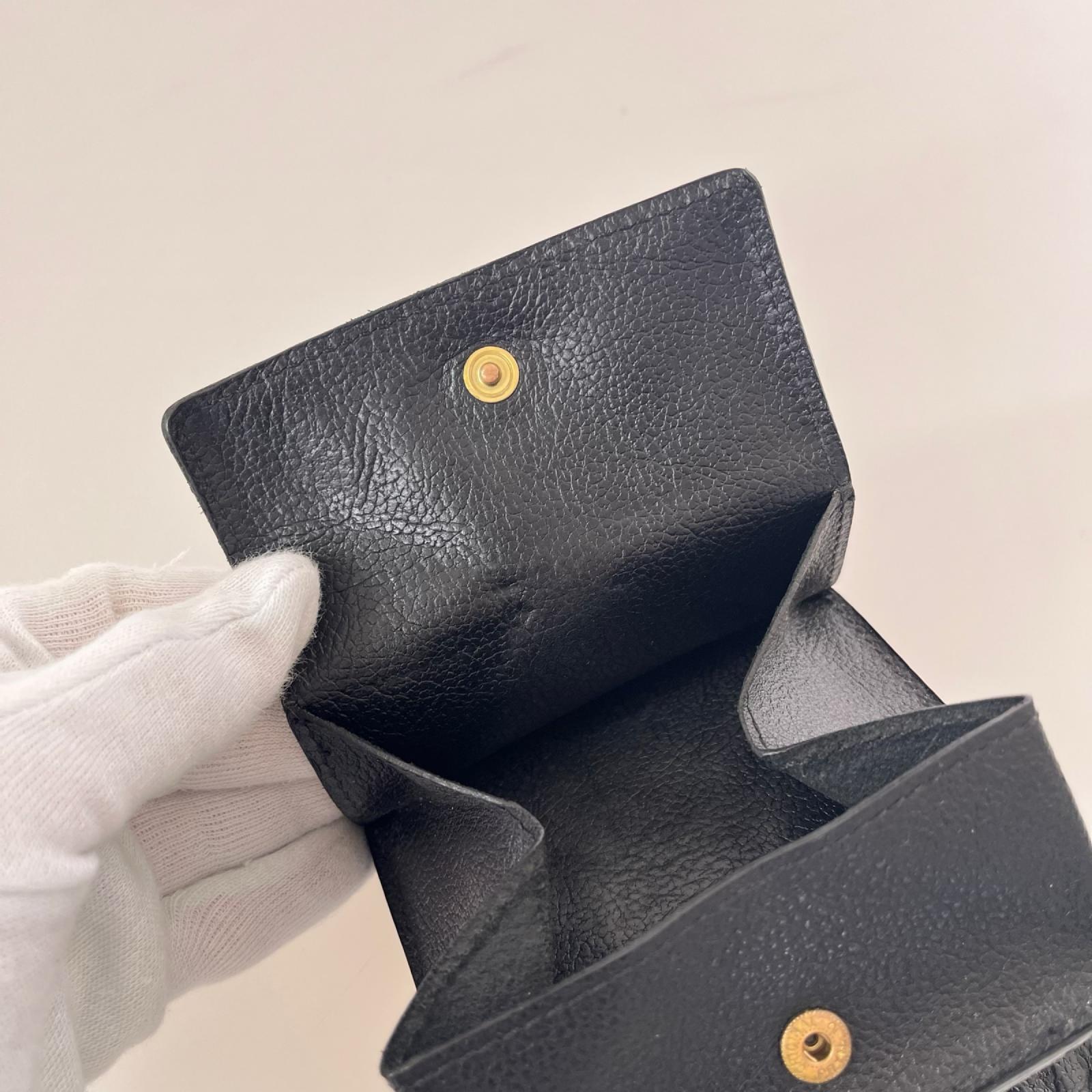 コンパクトウォレット レザー折り畳み財布　黒 ブラック