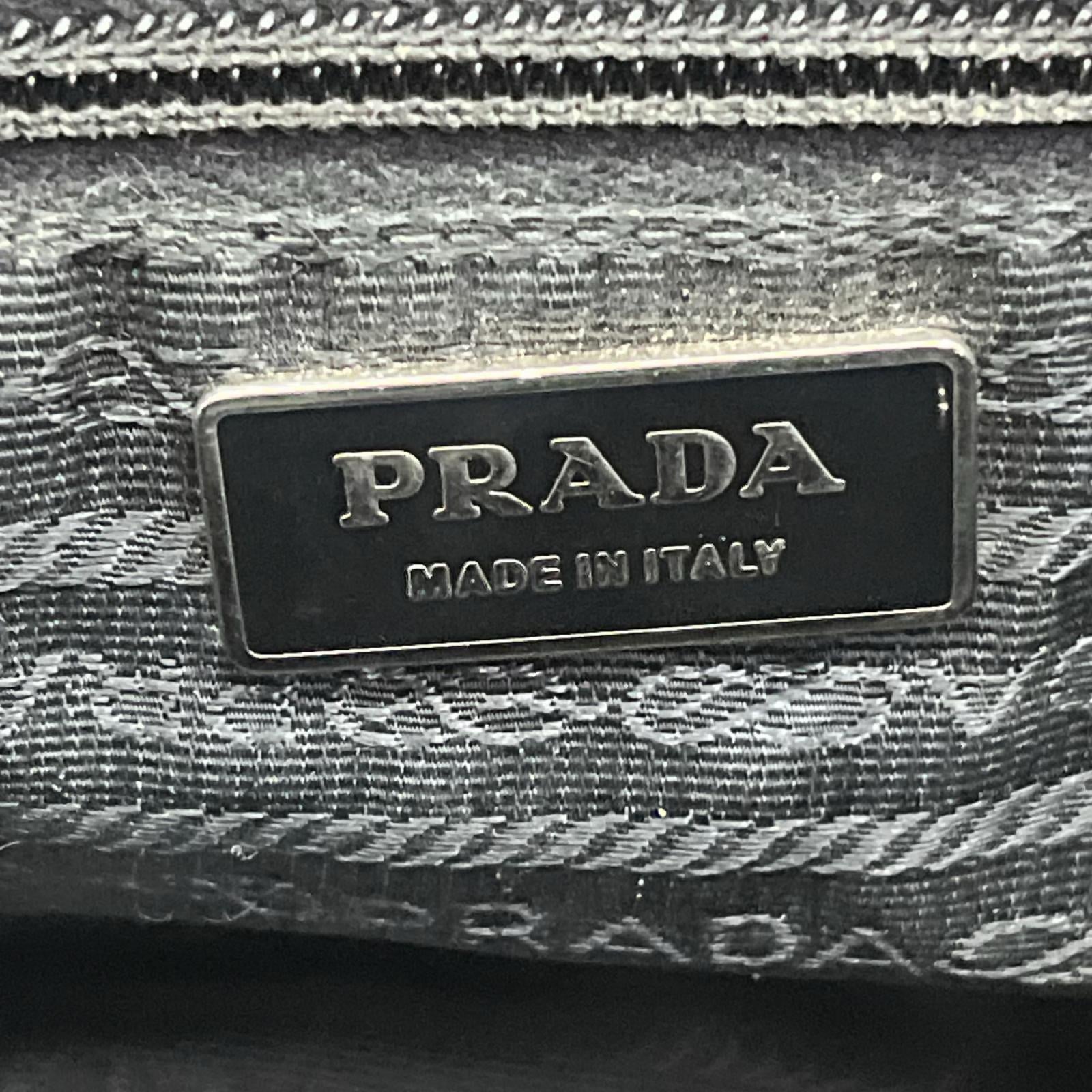 PRADA ナイロンショルダーバック ブラック