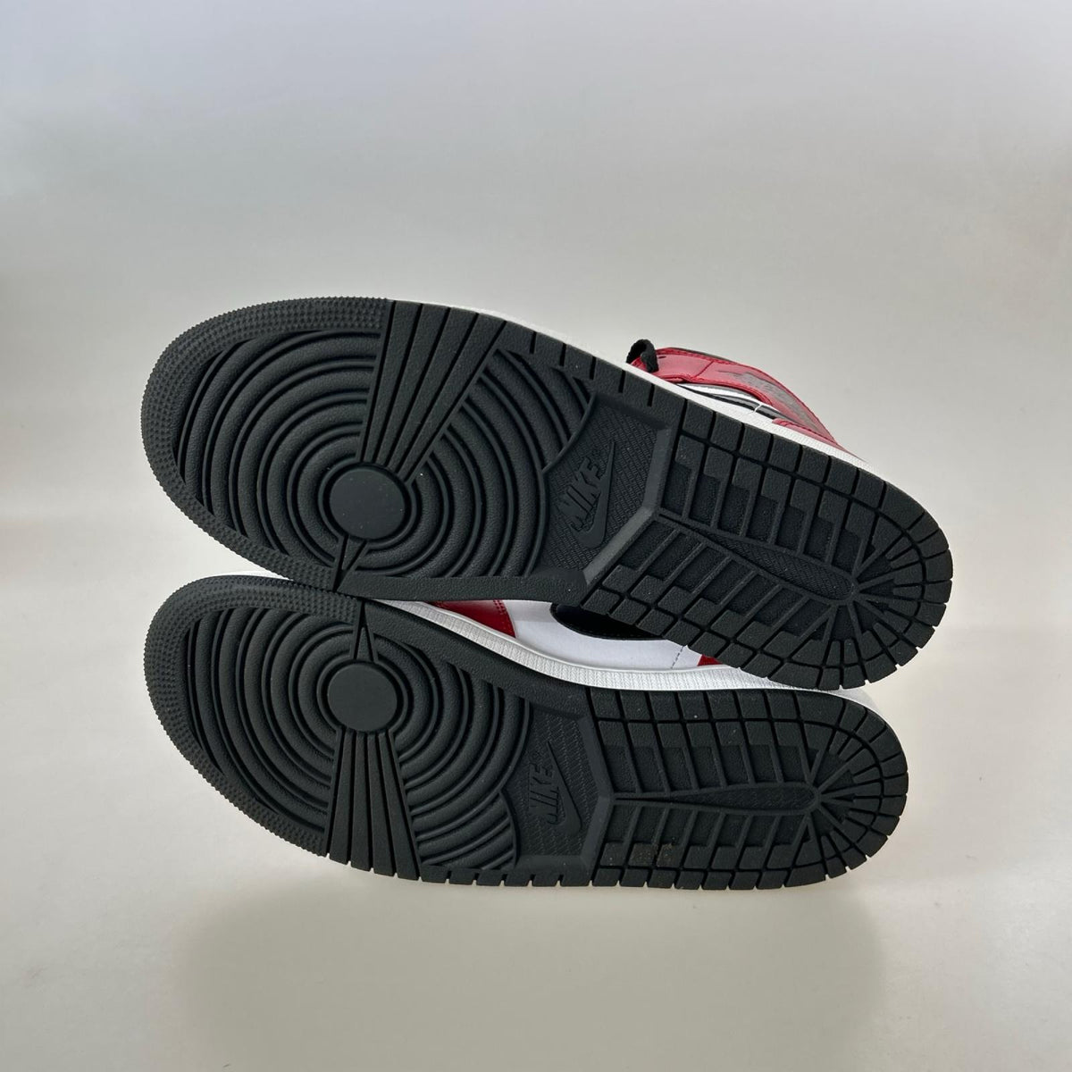 スニーカー AIR JORDAN 1 MID 554724-069 27.0cm 27cm (US9 UK8 1/2 EU44)