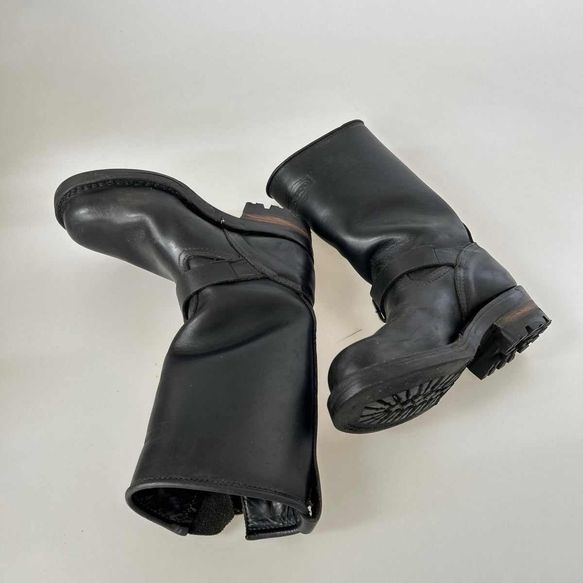 ブーツ BOSS エンジニアブーツ vibramソール ブラック