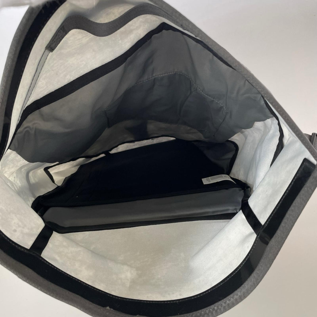 リュック・デイパック SCORIA BACKPACK ﾛｰﾙﾄｯﾌﾟ ｸﾞﾚｰ グレー