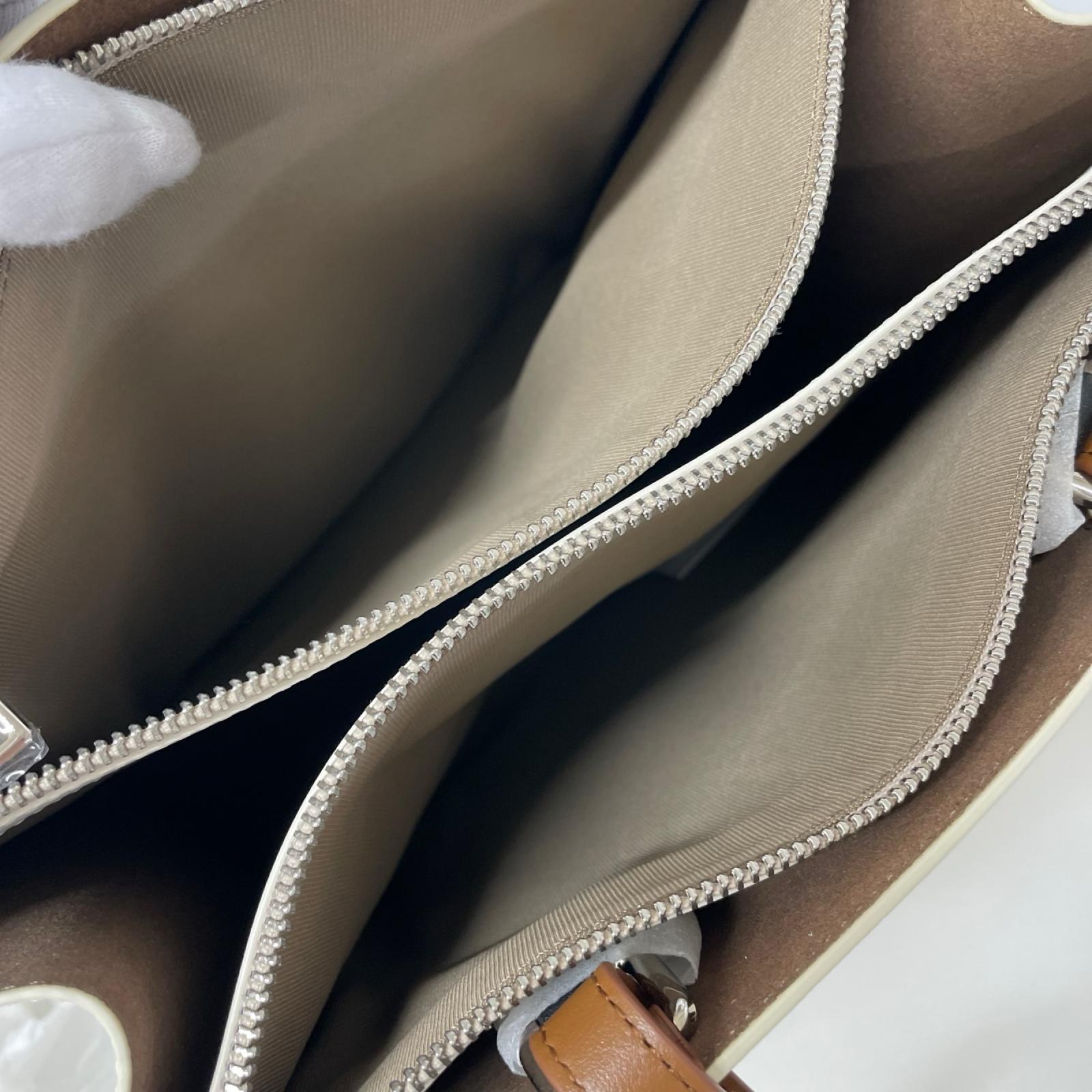 ハンドバッグ VARSITY STYLE L TOTE 白 ホワイト