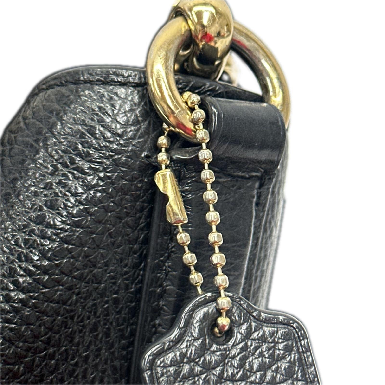 COACH ラグジュアリーペブルドレザーハリーショルダー