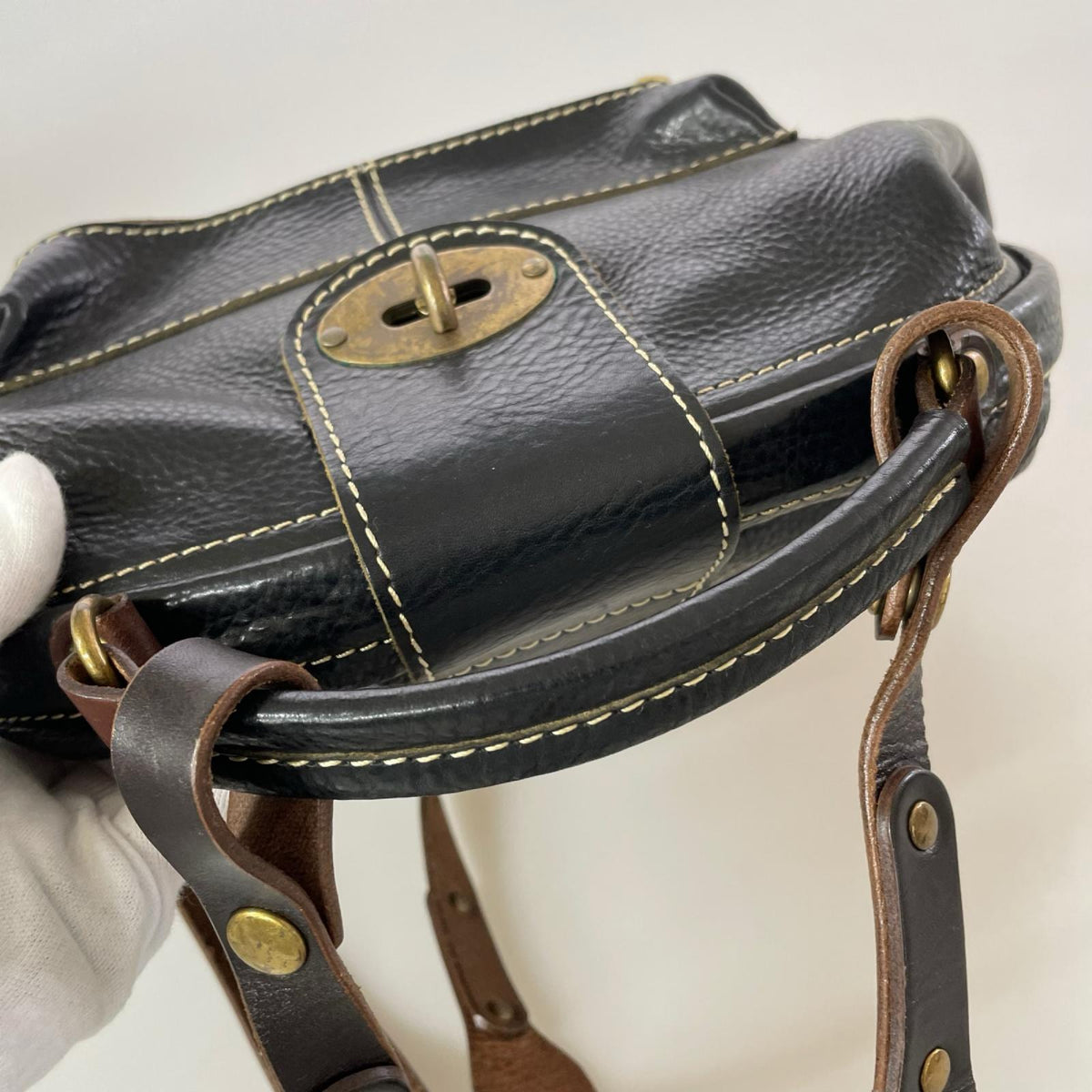 リュック・デイパック AIN SOPH ﾚｻﾞｰ ﾀｰﾝﾛｯｸ式 黒 ブラック