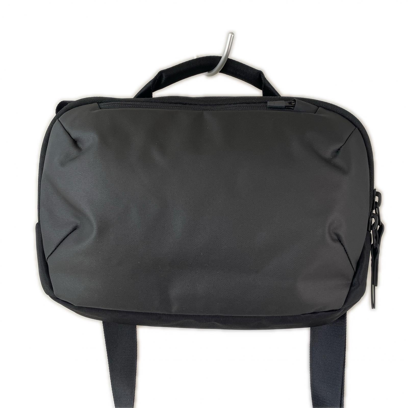 ショルダーバッグ Aer 黒 TECH SLING ブラック