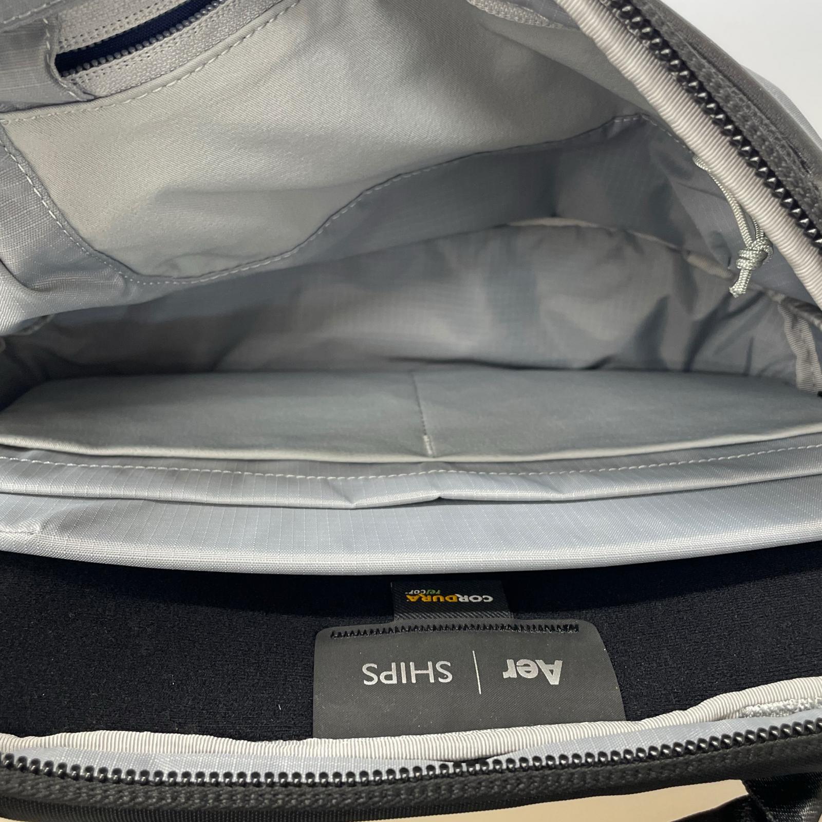 ショルダーバッグ Aer 黒 TECH SLING ブラック