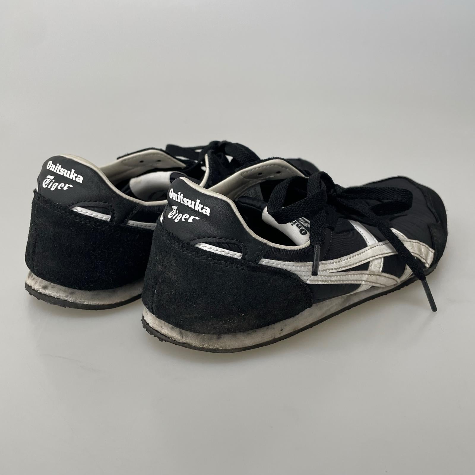 スニーカー ONITSUKA TIGER SERRANO 1183B400-001 ﾌﾞﾗｯｸ (27) 27cm (US9 UK8 1/2 EU44) ブラック