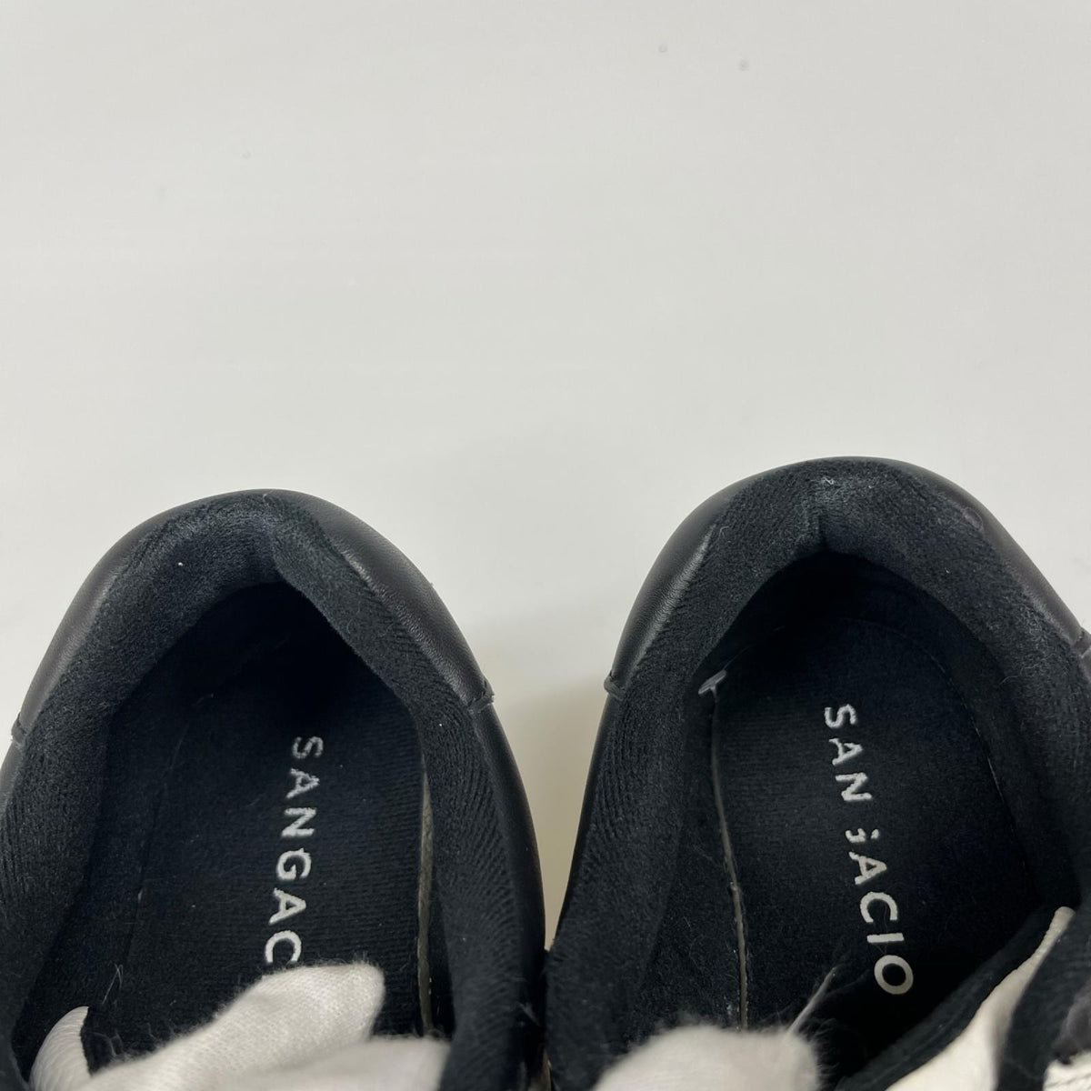 スニーカー にゅーず white black (26.5)