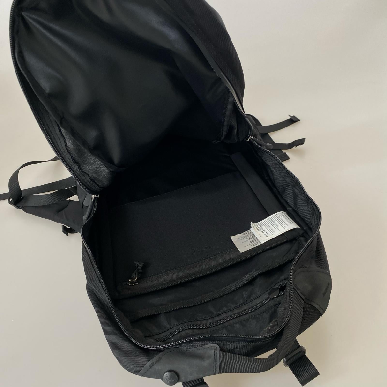 リュック・デイパック ARRO 22 BACKPACK 黒 ブラック