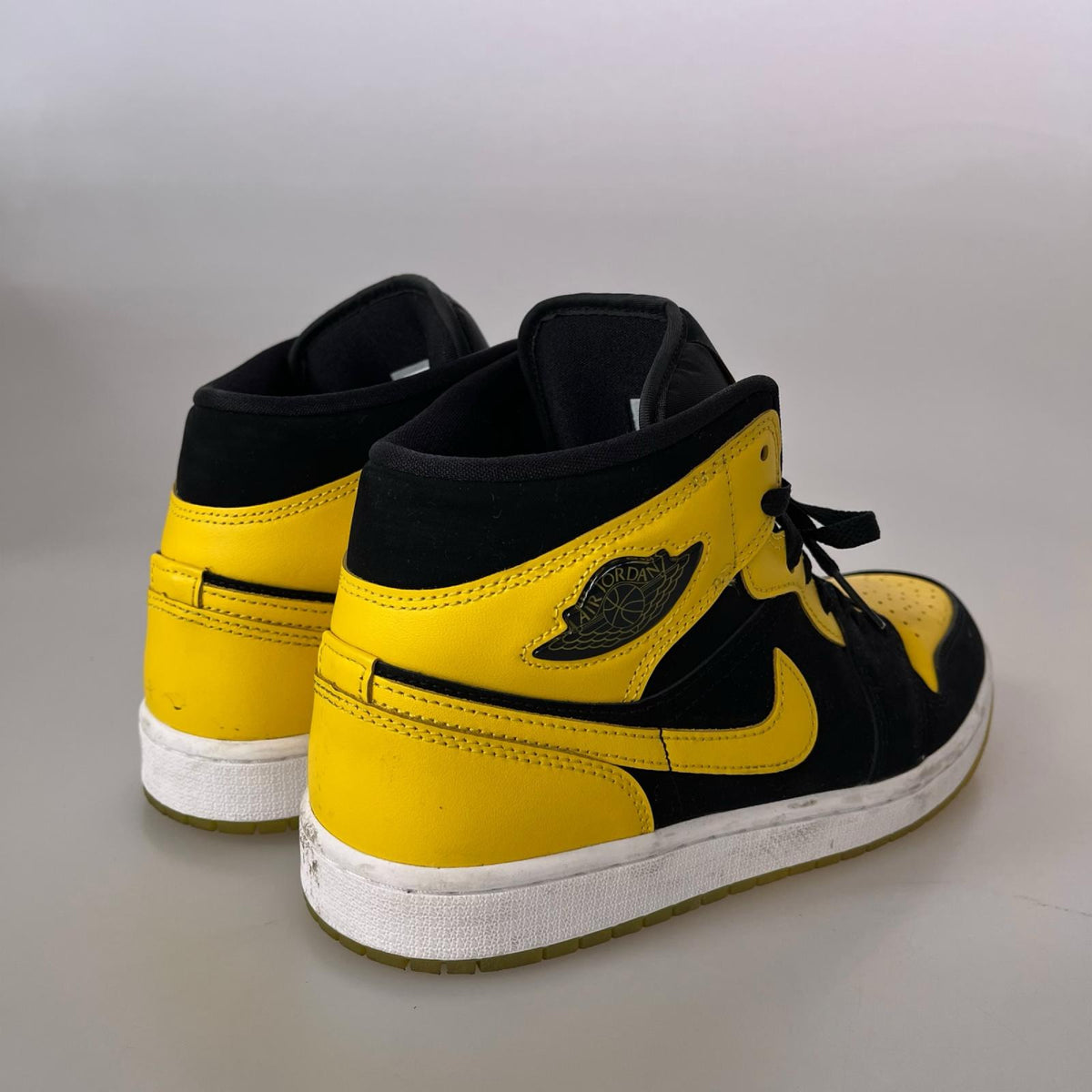 スニーカー AIR JORDAN 1 MID SE 黄 27.5cm 27.5cm (US9 1/2 UK9 EU45)
