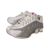 スニーカー WMNS SHOX R4 24cm (US6 UK5 1/2 EU38) ホワイト