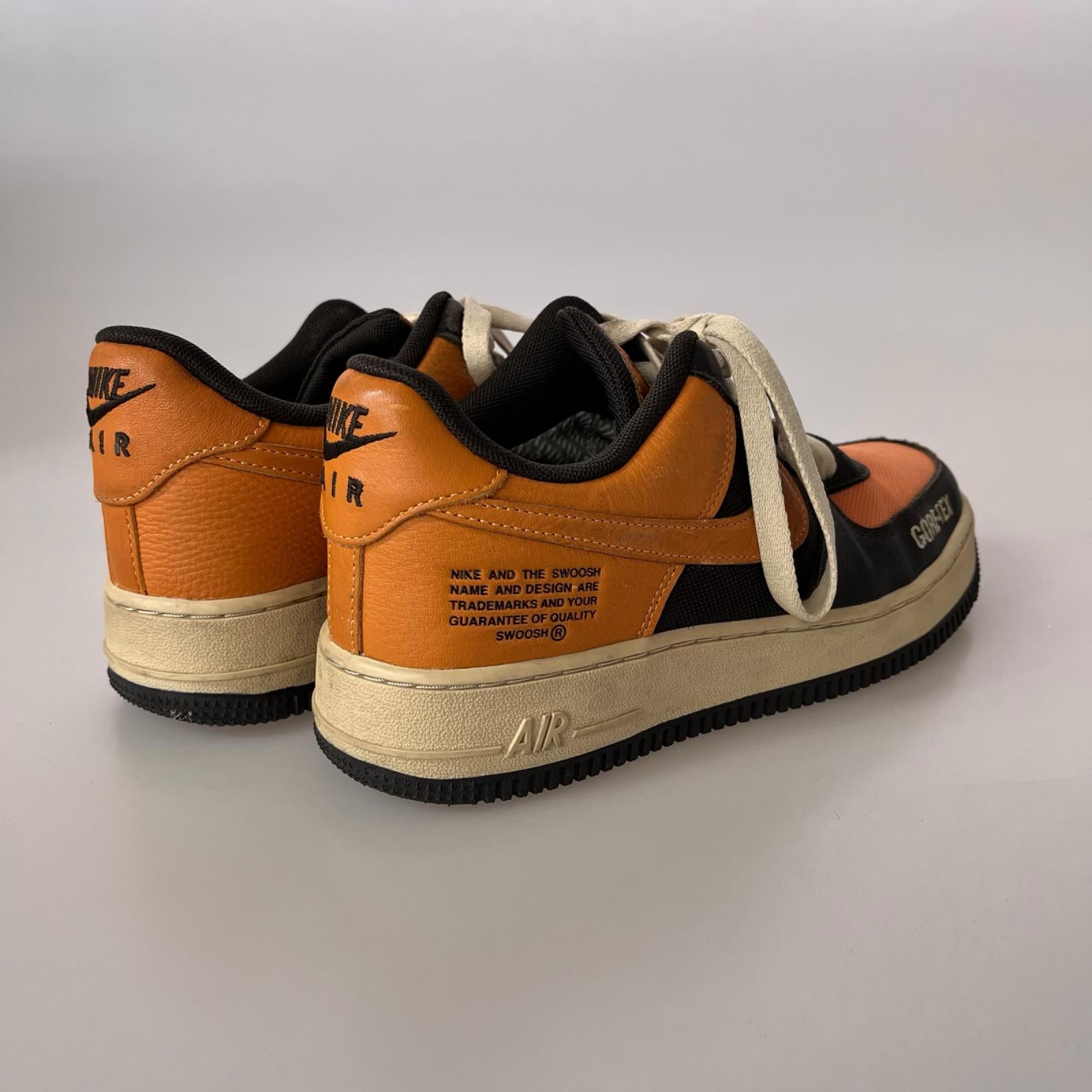 スニーカー AIR FORCE 1 GTX VELVET ｵﾚﾝｼﾞ (24.5) 24.5cm (US6 1/2 UK6 EU39) ブラウン