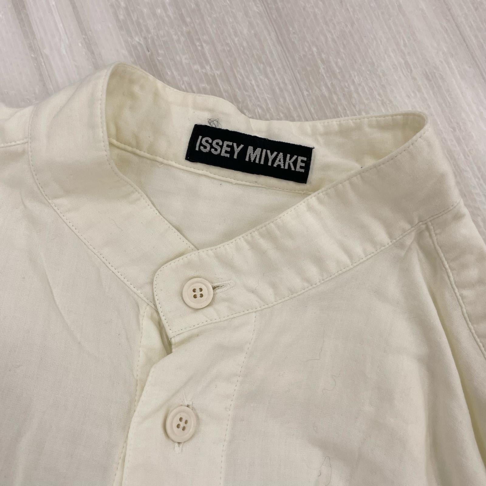 長袖シャツ ISSEY MIYAKE ｽﾀﾝﾄﾞｶﾗｰｶﾞｰｾﾞｼｬﾂ ﾎﾜｲﾄ ホワイト