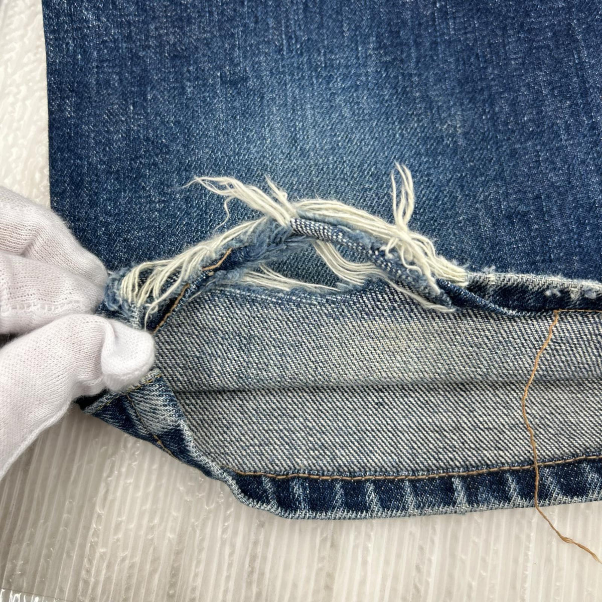 デニムパンツ levis 702 ﾎﾞﾀﾝ裏J22 30 ネイビー