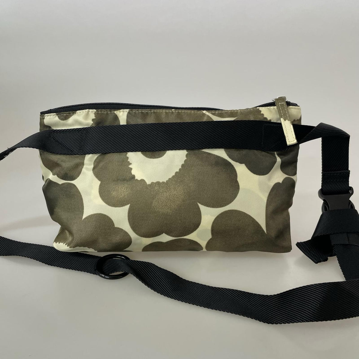 ショルダーバッグ NEAT CROSSBODY ｳﾆｯｺ Sｻｲｽﾞ 茶 グレー