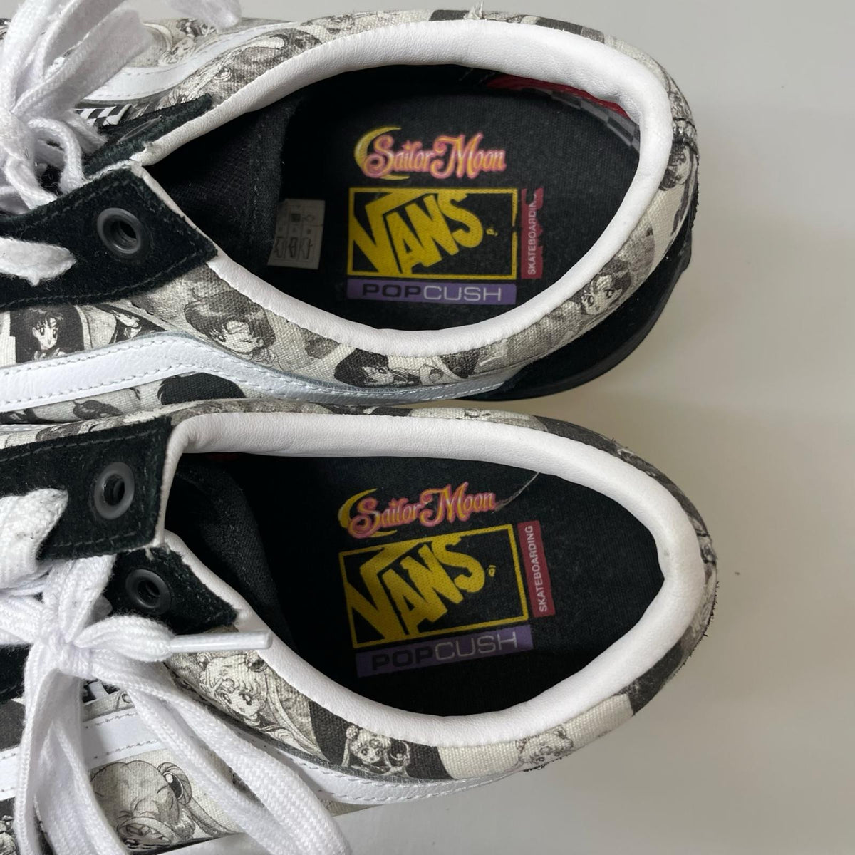スニーカー VANS×美少女戦士ｾｰﾗｰﾑｰﾝ OLD SKOOL 漫画ｺﾏﾃﾞｻﾞｲﾝｽﾆｰｶｰ 28.5㎝ 28.5cm (US10 1/2 UK10 EU47) ブラック