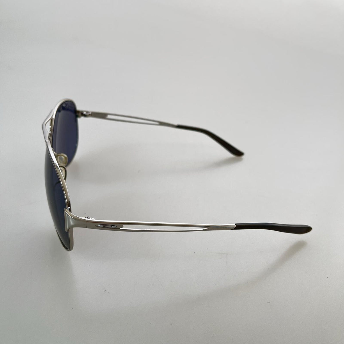 その他アクセサリー OAKLEY カヴィート CAVEAT  OO4054-02 シルバー