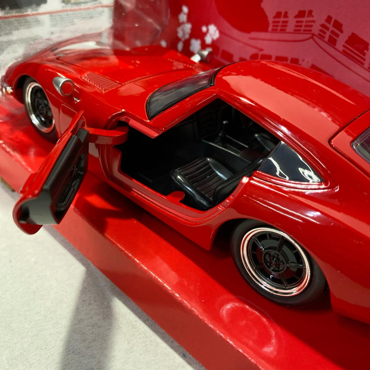 Jada 1/24 1967 TOYOTA 2000GT スケールカー