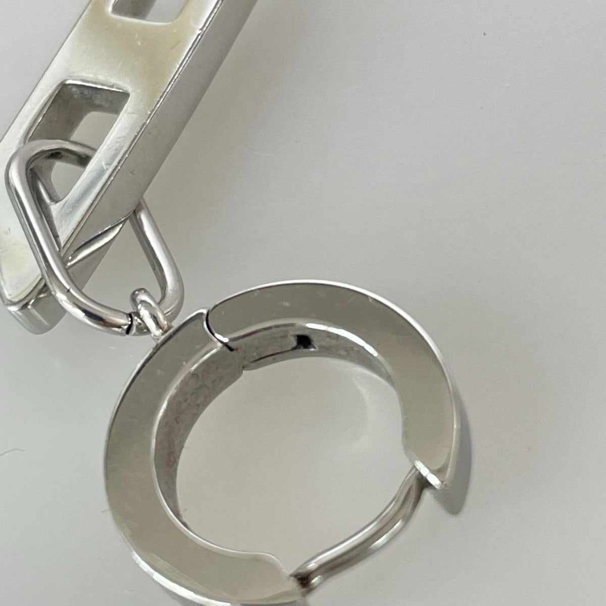 その他アクセサリー ﾛｺﾞﾋﾟｱｽ 片耳