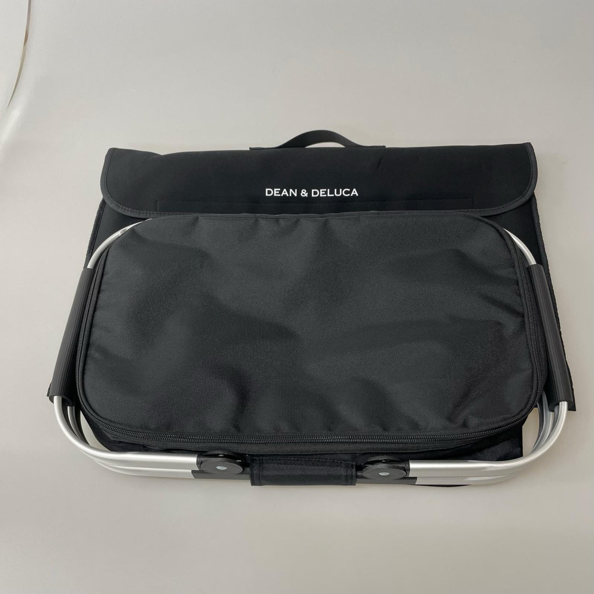 その他バッグ DEAN&DELUCA ｸｰﾗｰﾊﾞｯｸﾞ 折り畳み 黒 ブラック