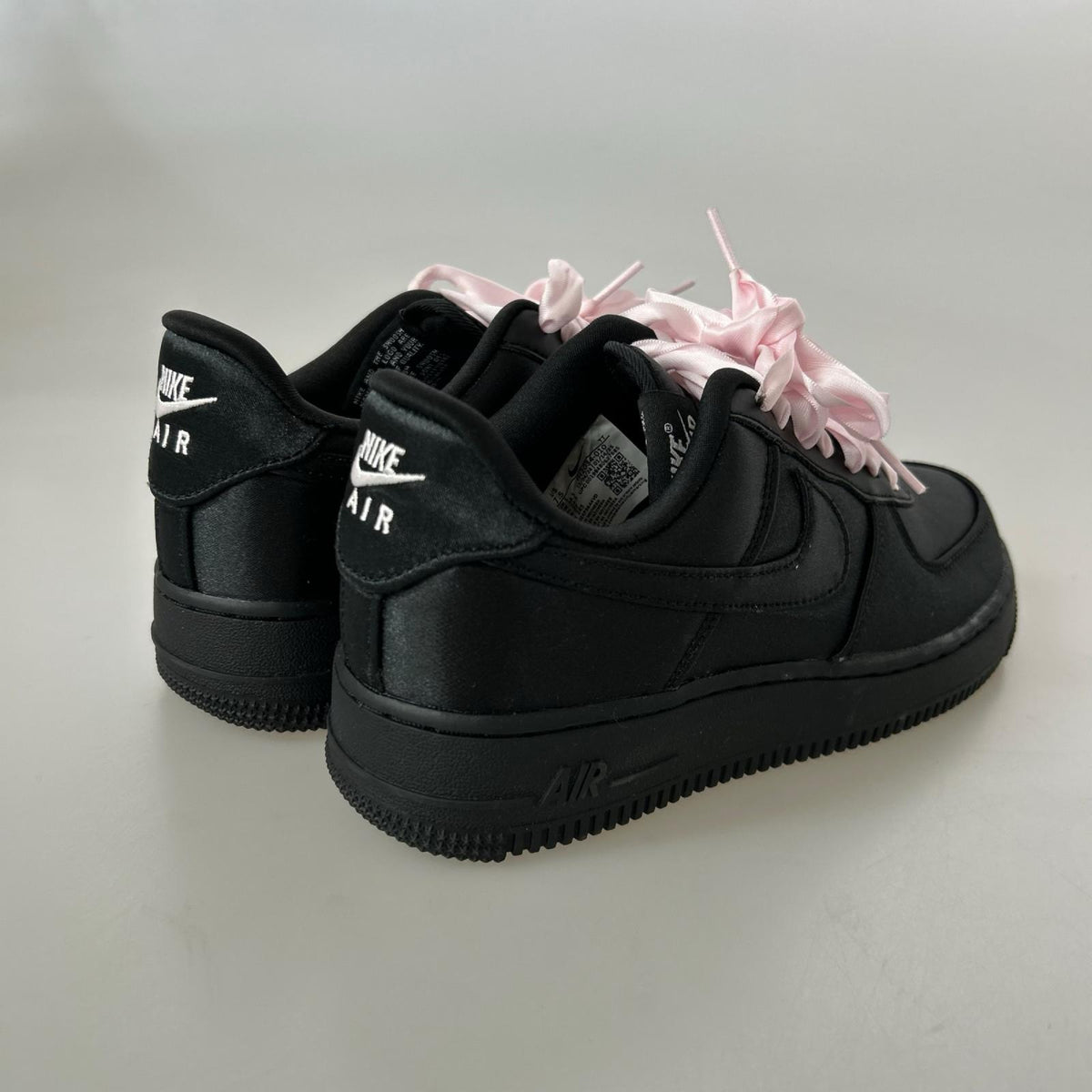 スニーカー WMNS AIR FORCE 1 黒 (24.5) 24.5cm (US6 1/2 UK6 EU39) ブラック