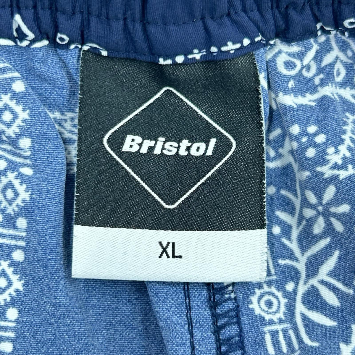 ショートパンツ SMALL LOGO SHORTS ﾍﾟｲｽﾞﾘｰ柄 NVY XL ネイビー