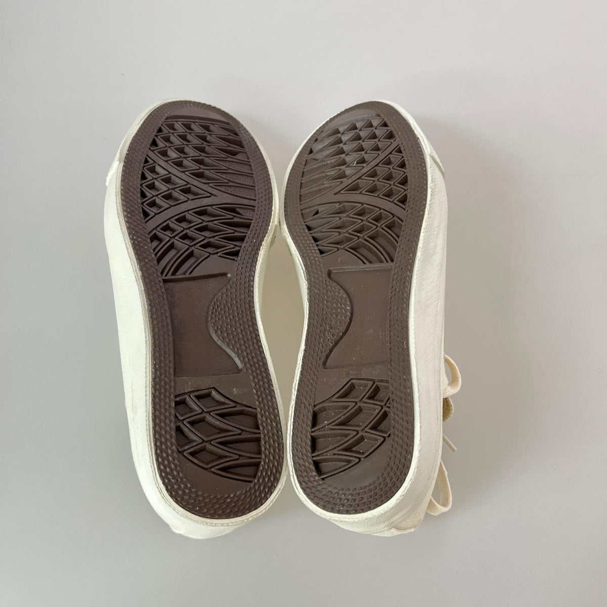 スニーカー R.C.A.F US ARMY ｷｬﾝﾊﾞｽｽﾆｰｶｰ 6M 生成