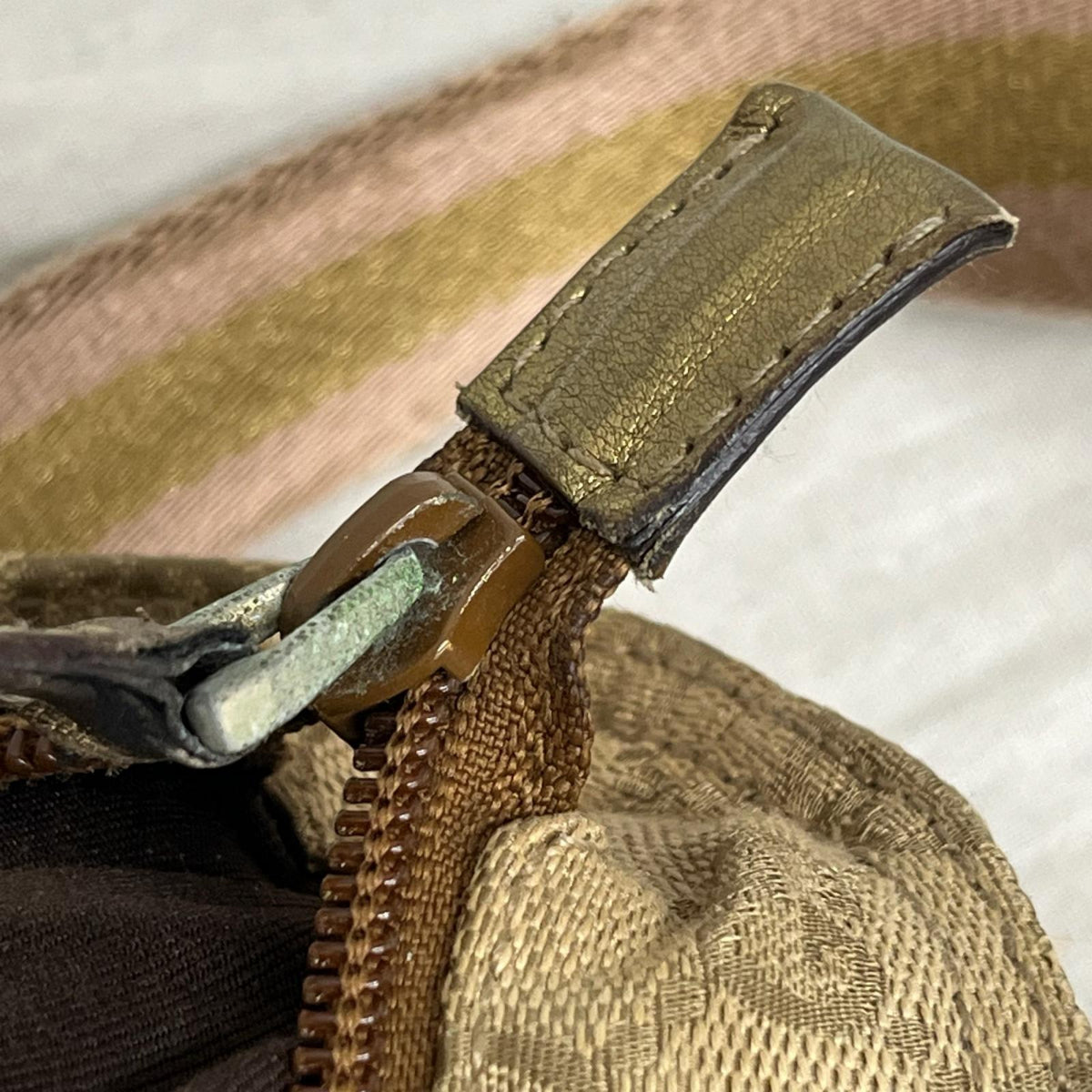 GUCCI GGキャンバス 189749 ショルダーバッグ