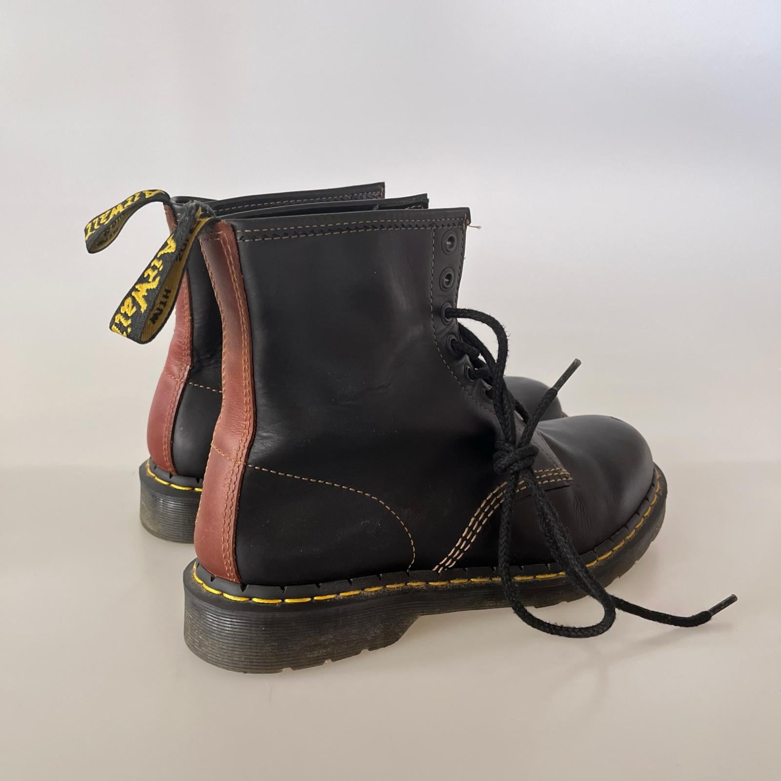ブーツ Dr.Martens 1460 8ﾎｰﾙﾌﾞｰﾂ 黒（UK9） ブラック