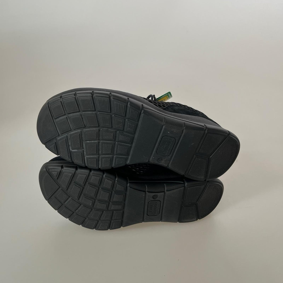 シューズ FINN COMFORT ｽｳｪｰﾄﾞ ﾒｯｼｭ 黒 ブラック