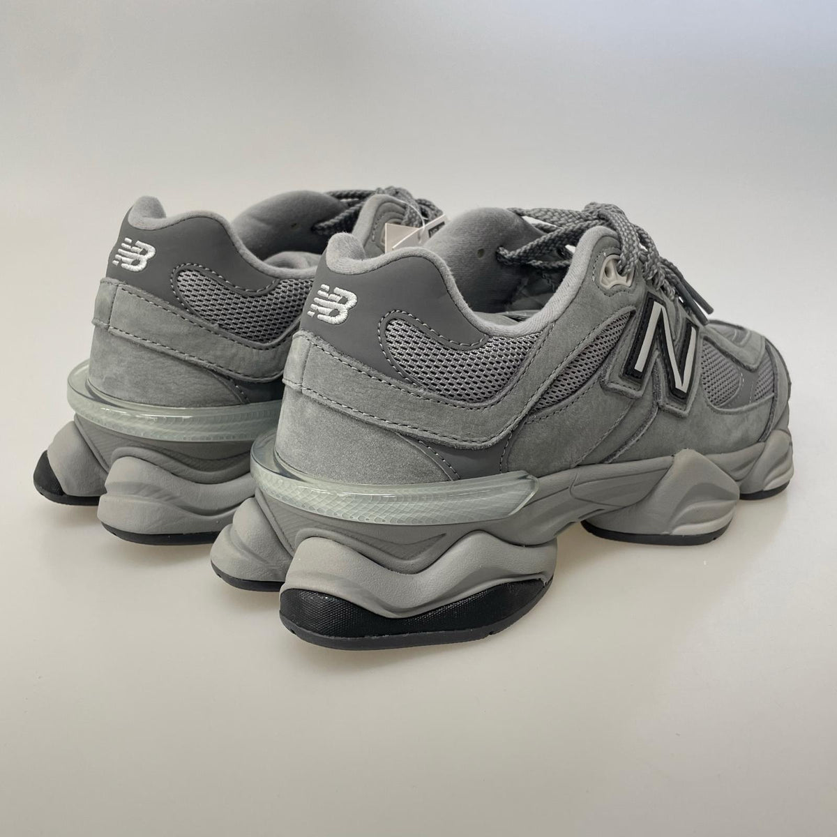 スニーカー ローカット U9060ZGB GRY (25.0) 25cm (US7 UK6 1/2 EU40) グレー