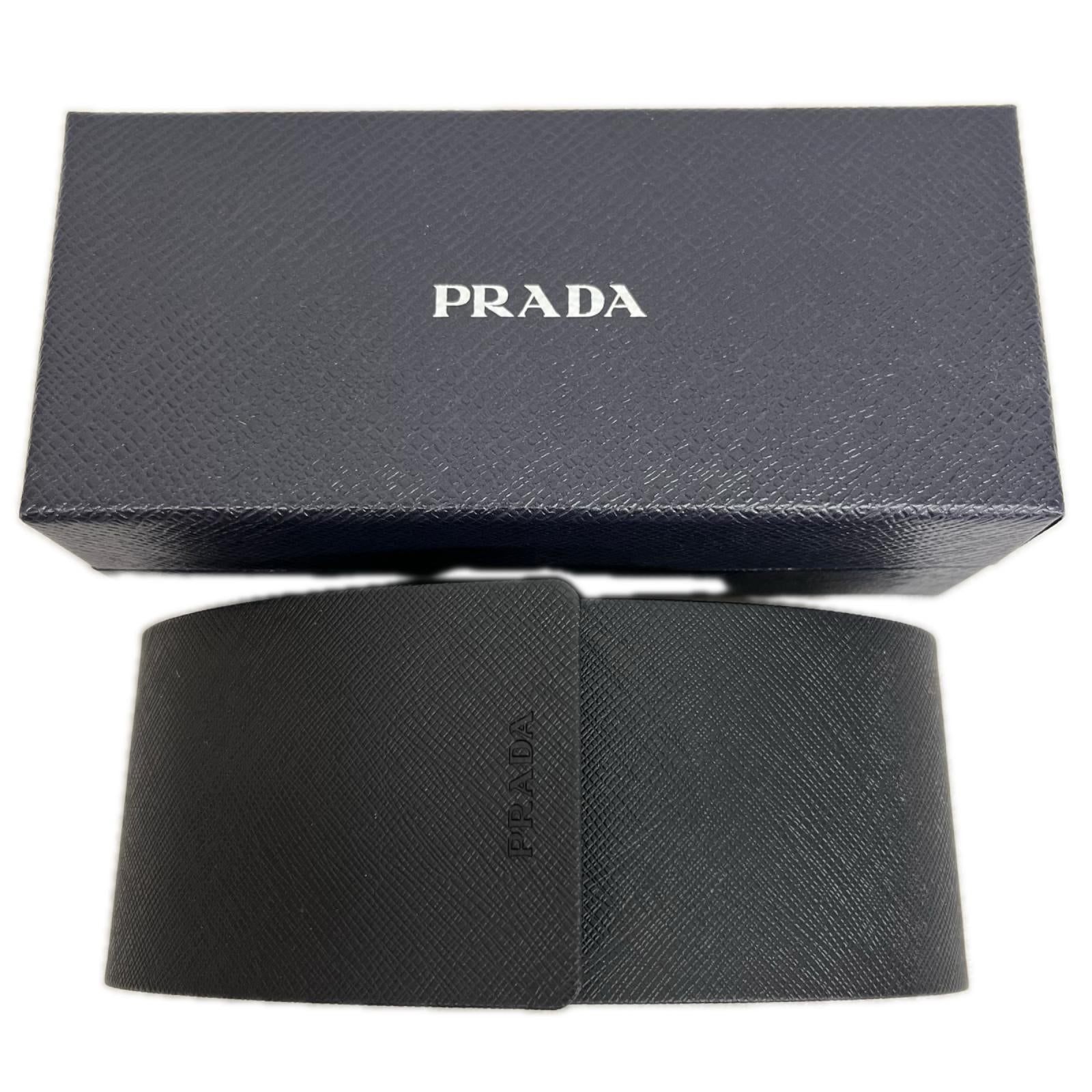 PRADA スクエアサングラス SPR B06-F