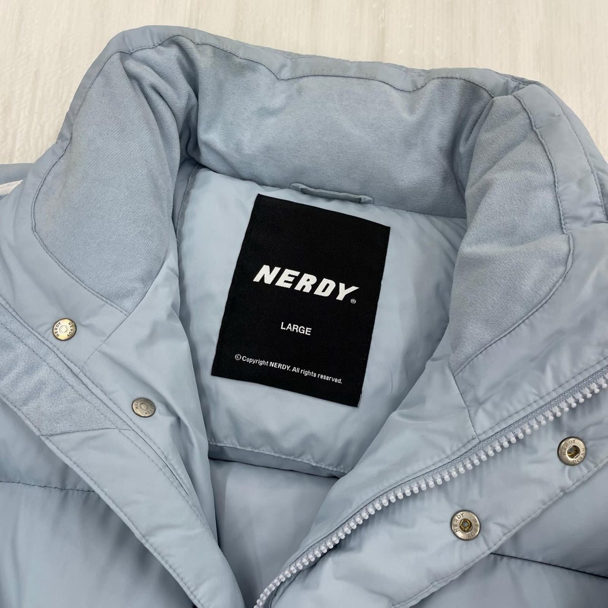 ダウンジャケット NERDY ﾗｲﾄﾌﾞﾙｰ L L ブルー